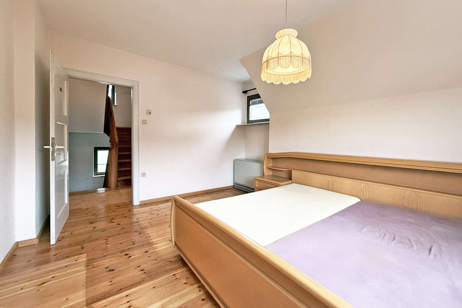 Großes Hauptschlafzimmer