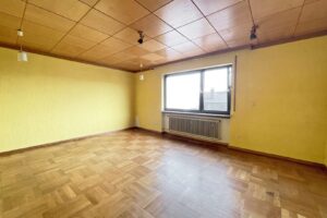 Großes zweites Wohnzimmer