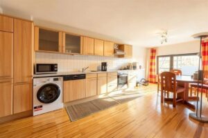 Küche und Esszimmer 1. OG