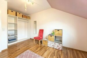 Kinder- oder Ankleidezimmer