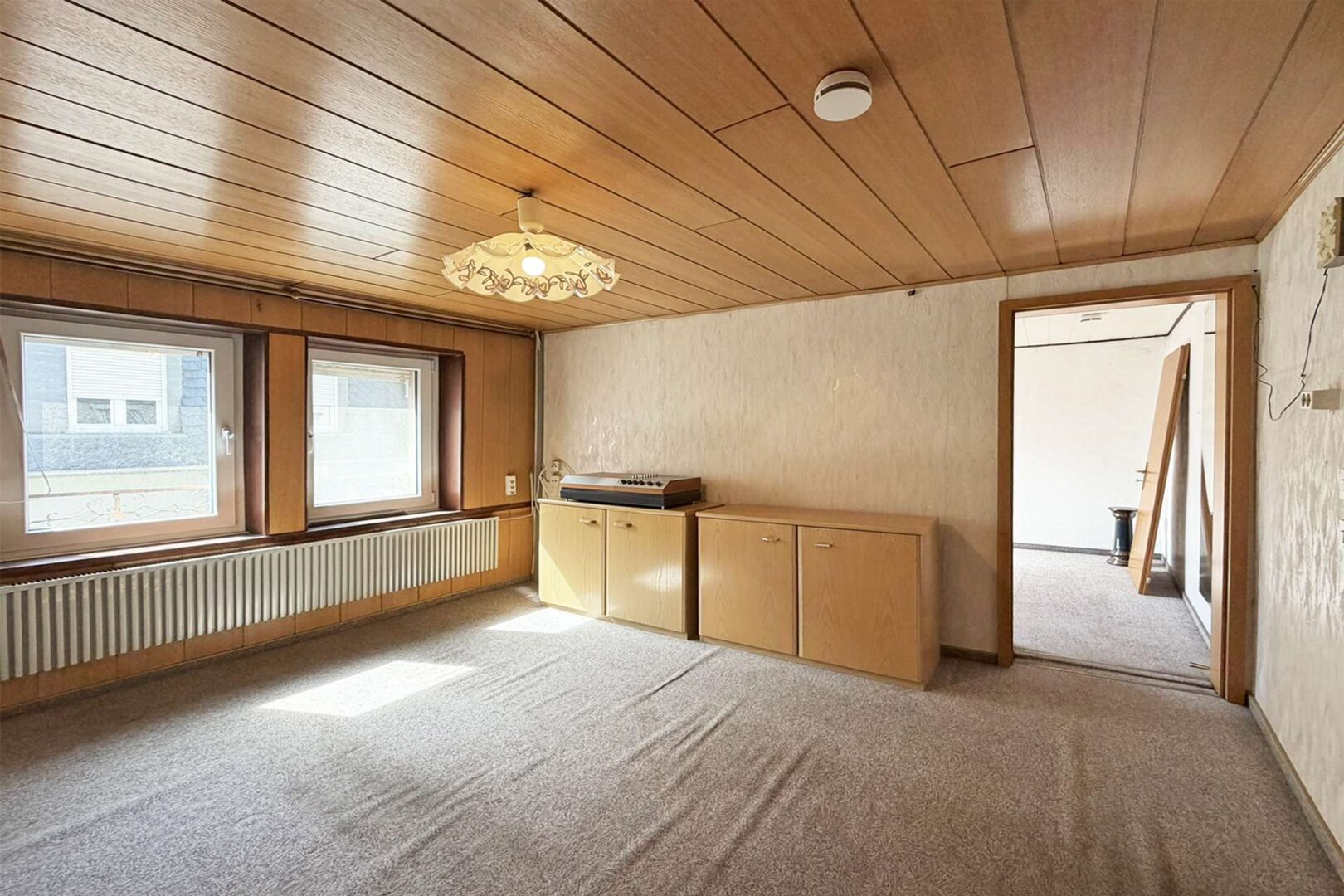 Durchgangszimmer im DG