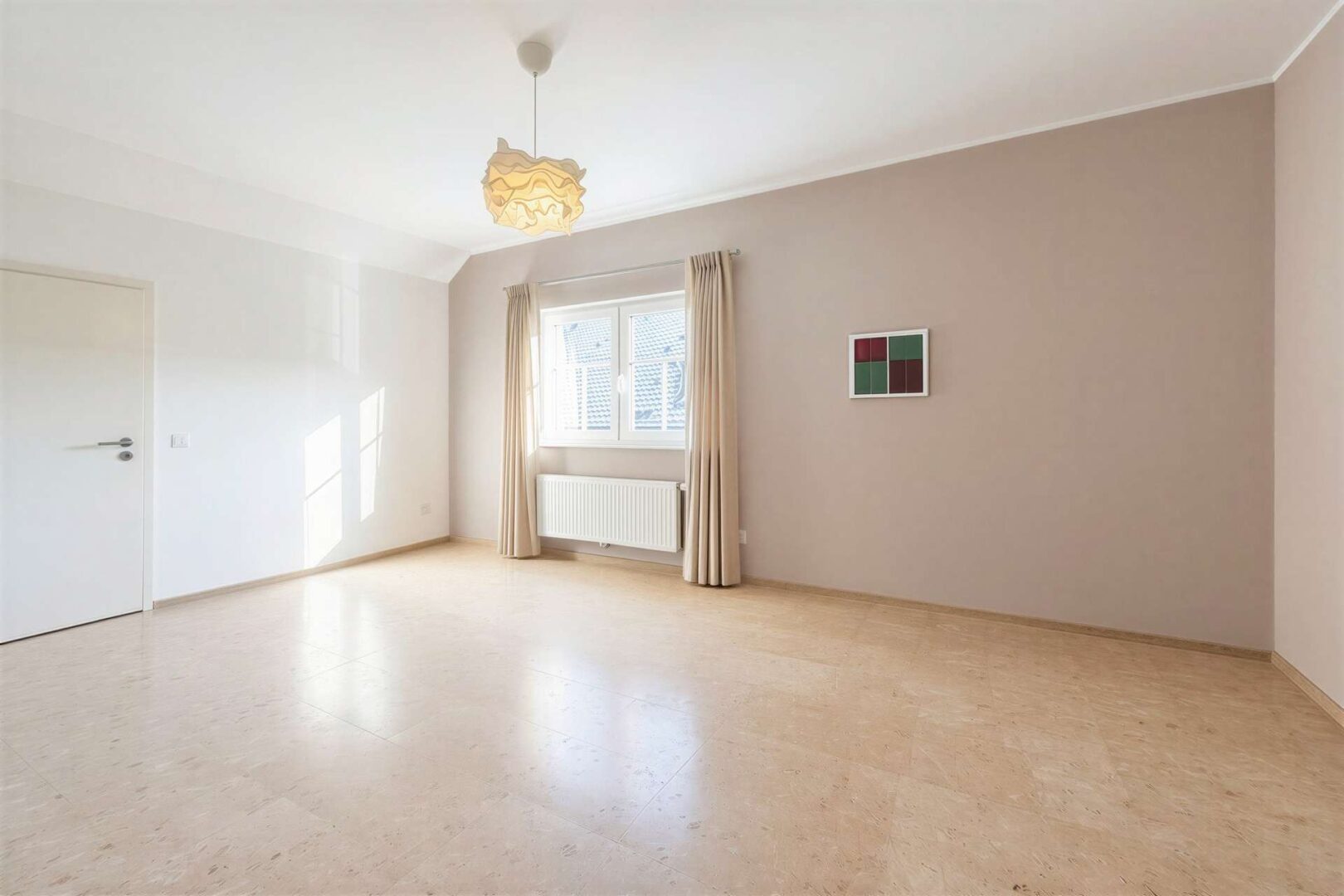 Elternschlafzimmer mit Ankleide im OG