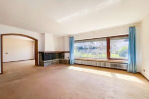 Großes Wohnzimmer - (Bildoptimiert durch KI Unterstützung)