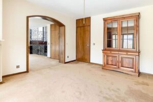 Freundliches Esszimmer - (Bildoptimiert durch KI Unterstützung)