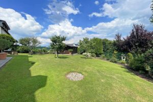 Weitläufiges Grundstück