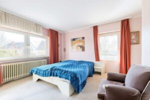 Elternschlafzimmer mit Balkon