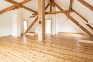 Dachboden nach möglichem Ausbau- (KI generiert)