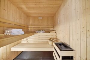Saunabereich neben Hauptbad