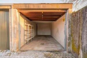 Garage - (KI generiert)