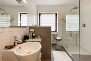 Badezimmer EG