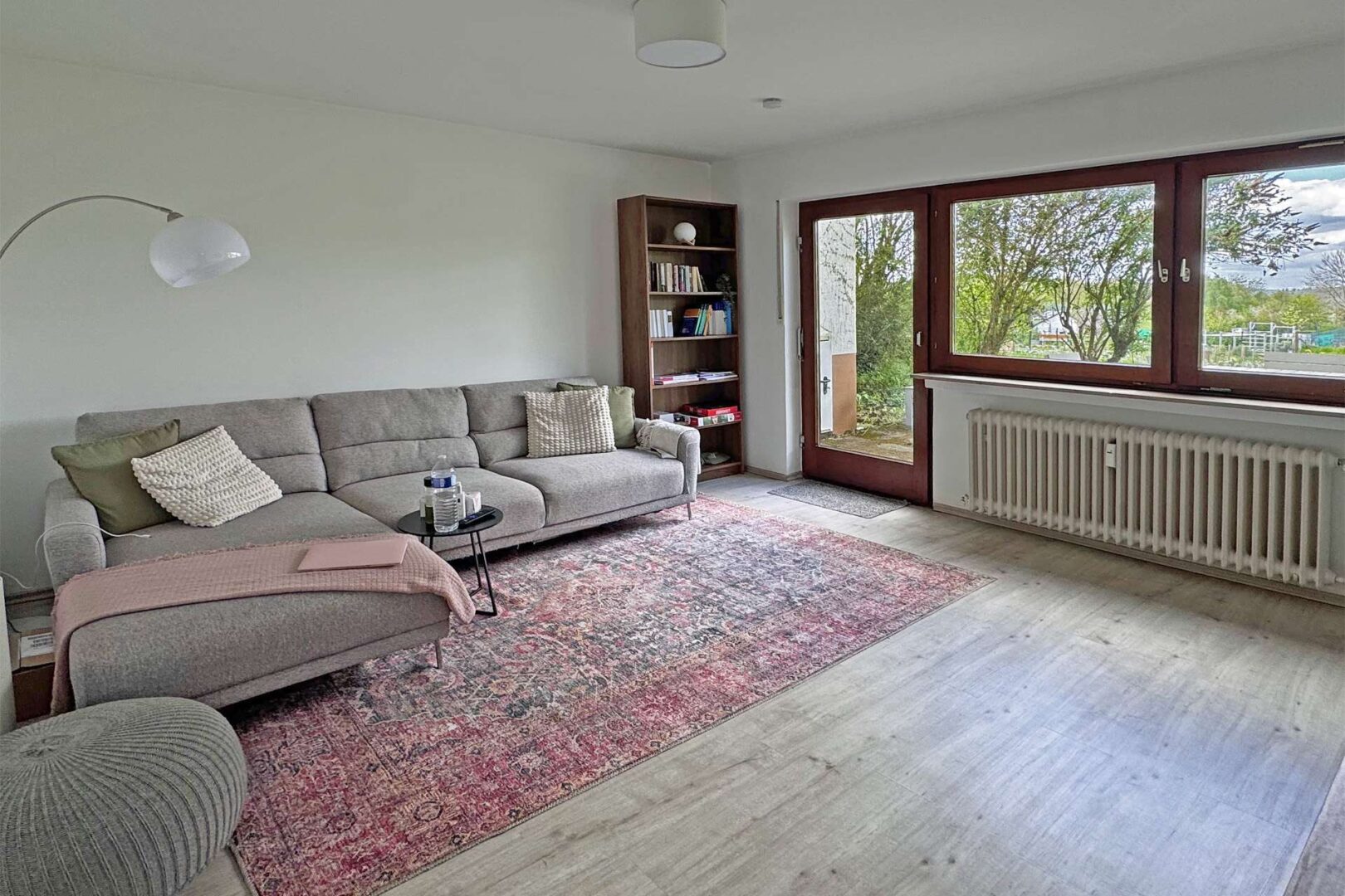 Wohnzimmer KG