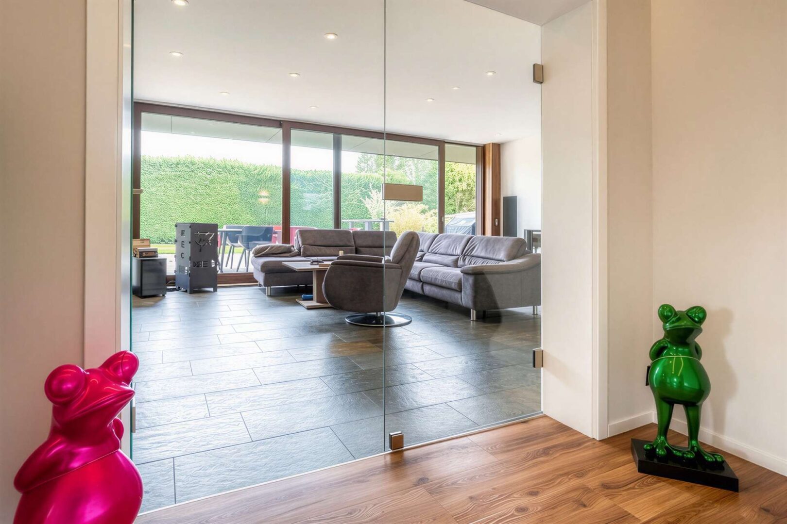Empfang und Wohnzimmer