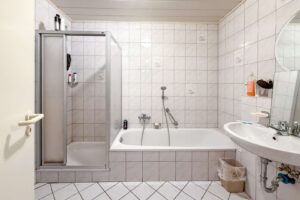 Badezimmer EG rechts