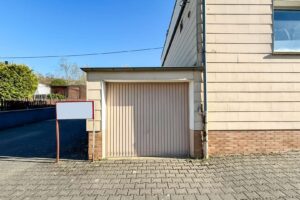 Angebaute Garage