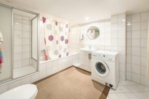 Badezimmer Wohnung 1.OG rechts