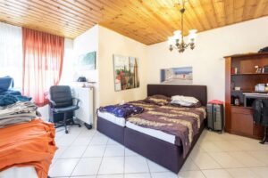 Schlafzimmer EG rechts