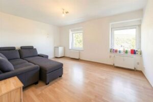 Wohnzimmer / Schlafzimmer 1.OG Links
