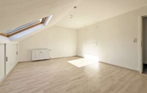 Großzügiges Schlafzimmer