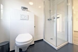 Tageslichtbad mit Dusche