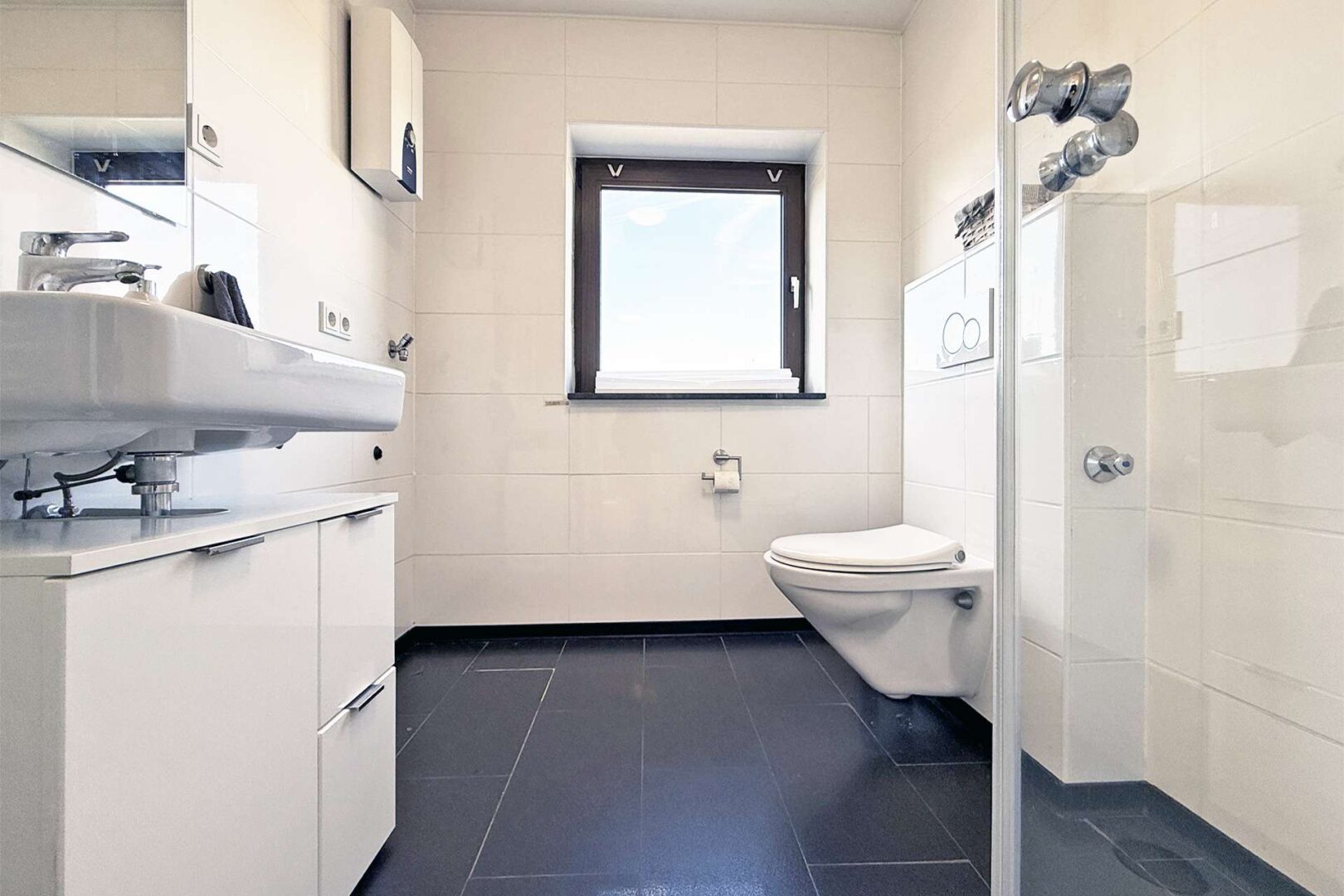 Tageslichtbad mit Dusche