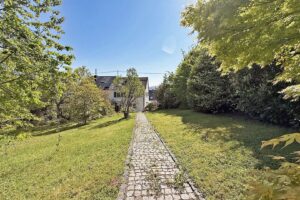 Blick vom Garten in Richtung Haus