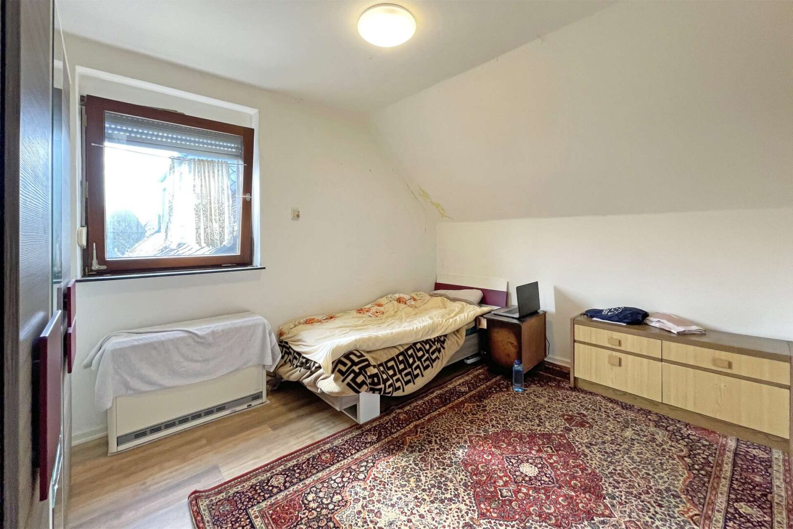 Schlafzimmer 4