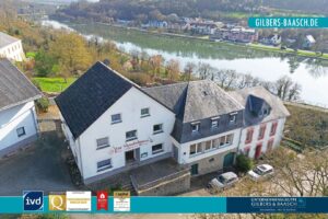 Hotelanwesen mit Moselblick