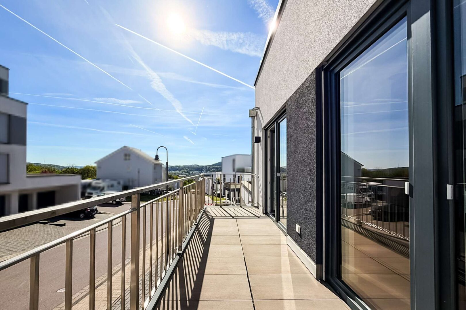 Balkon mit Blick ins Tal