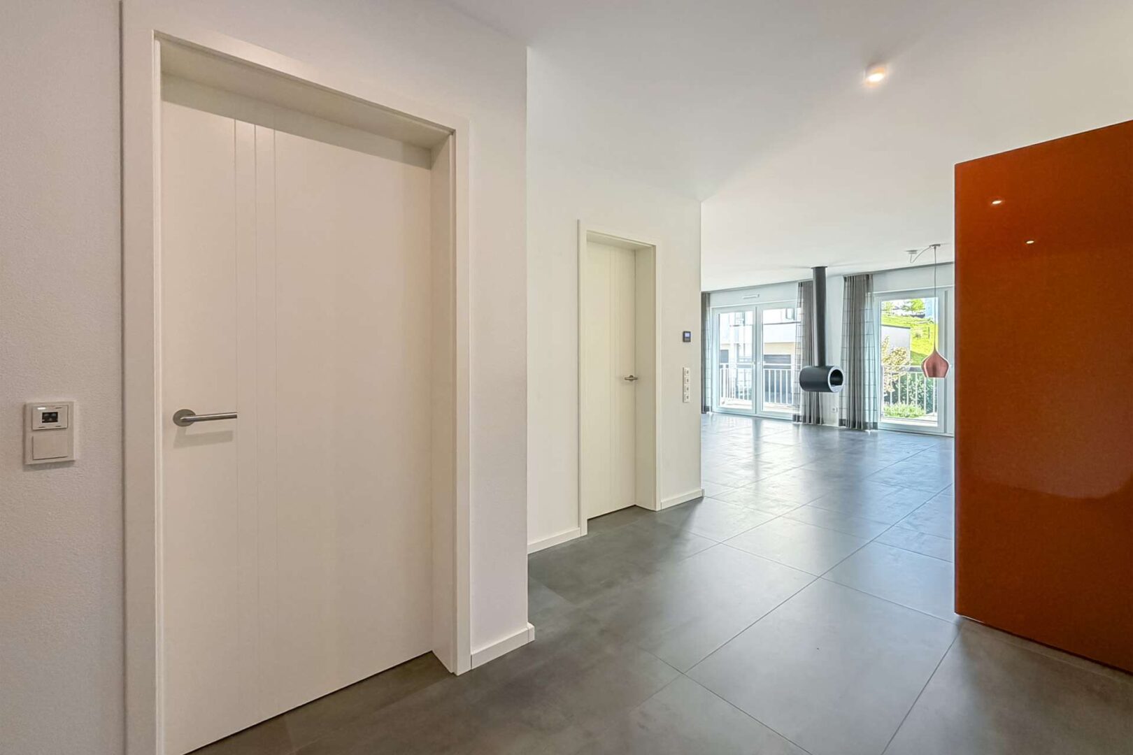 heller Eingangsbereich der Wohnung