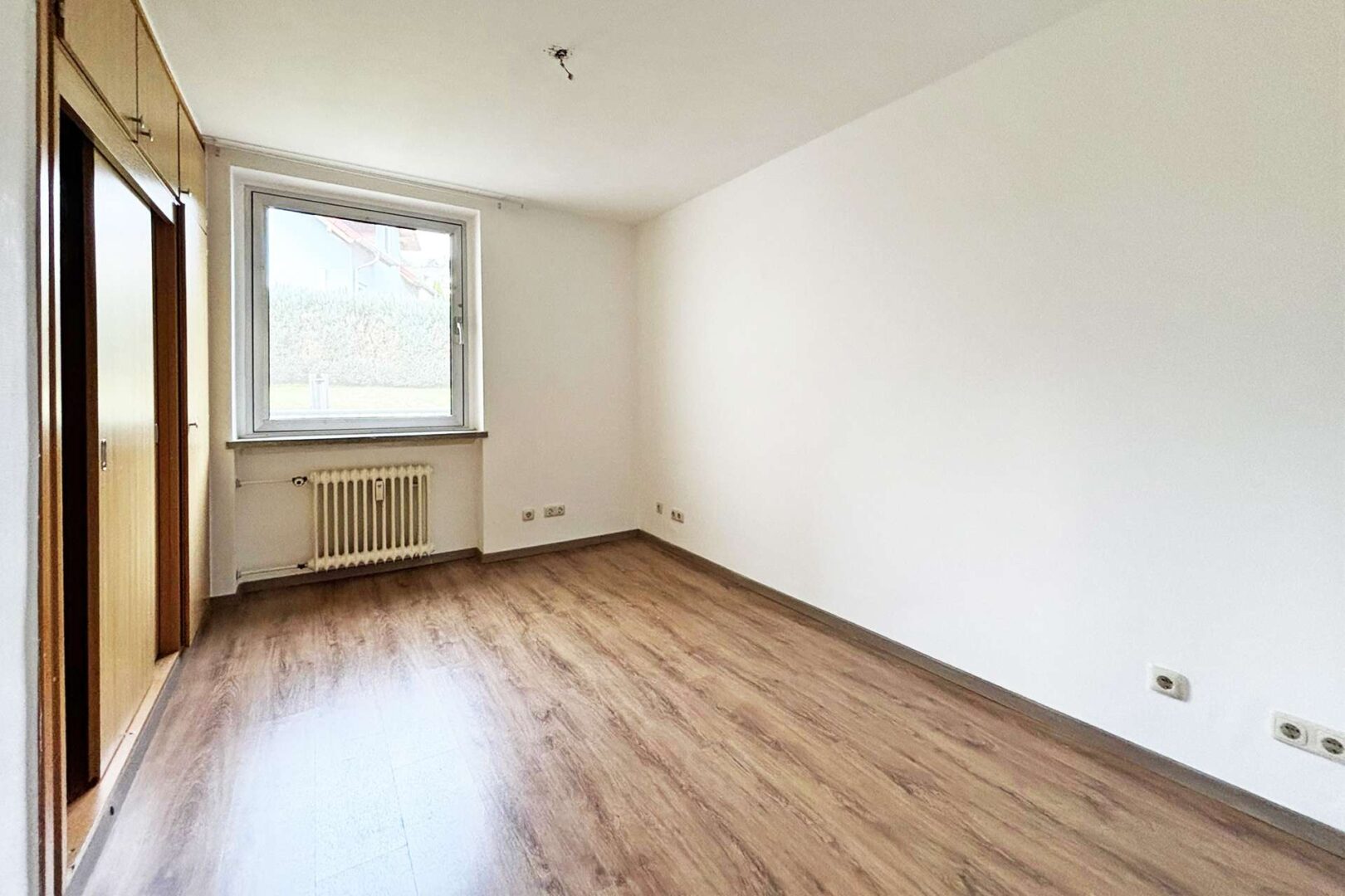 Erstes Schlafzimmer