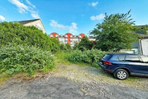 Baugrundstück in leichter Hanglage