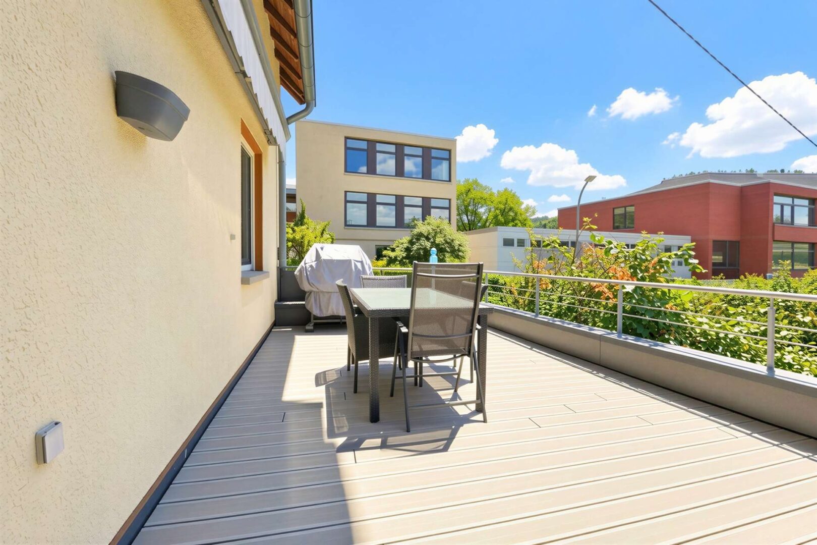 Großzügige Terrasse im EG - (KI generiert)