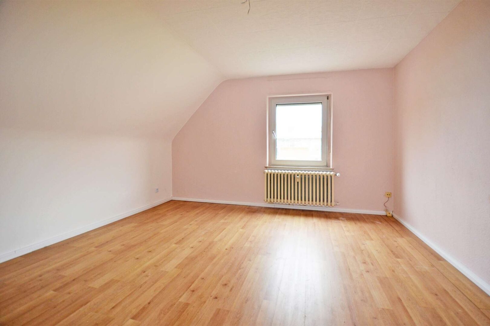 Schlafzimmer (DG)