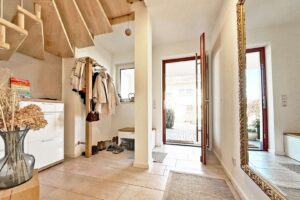 Eingangsbereich mit Garderobe