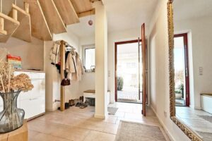 Eingangsbereich mit Garderobe