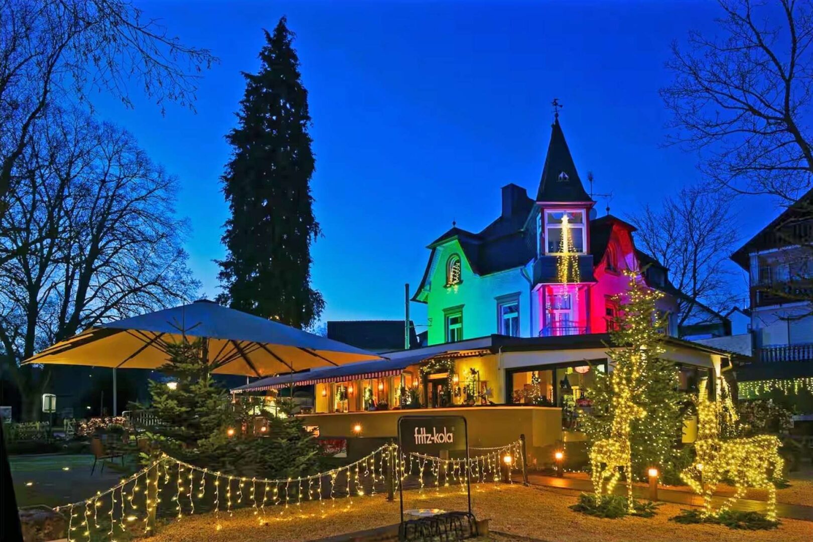 Restaurant bei Nacht