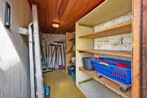 Geräteschuppen neben der Garage