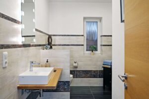Tageslichtbad mit Dusche