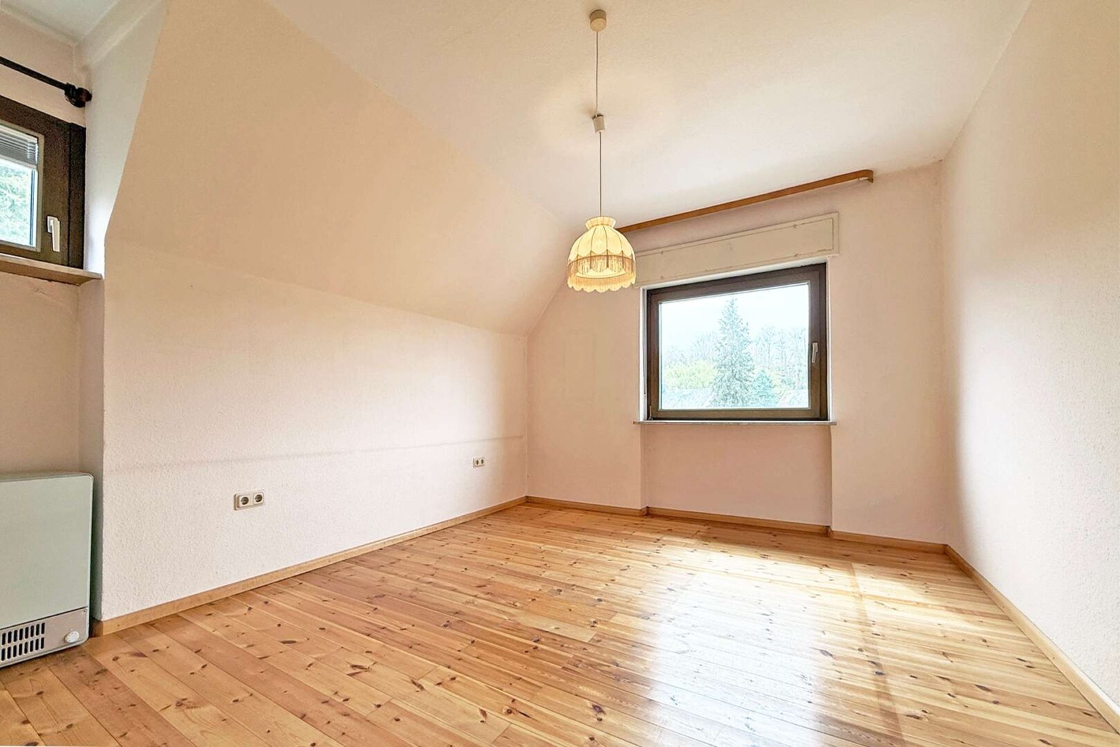 Großes Hauptschlafzimmer