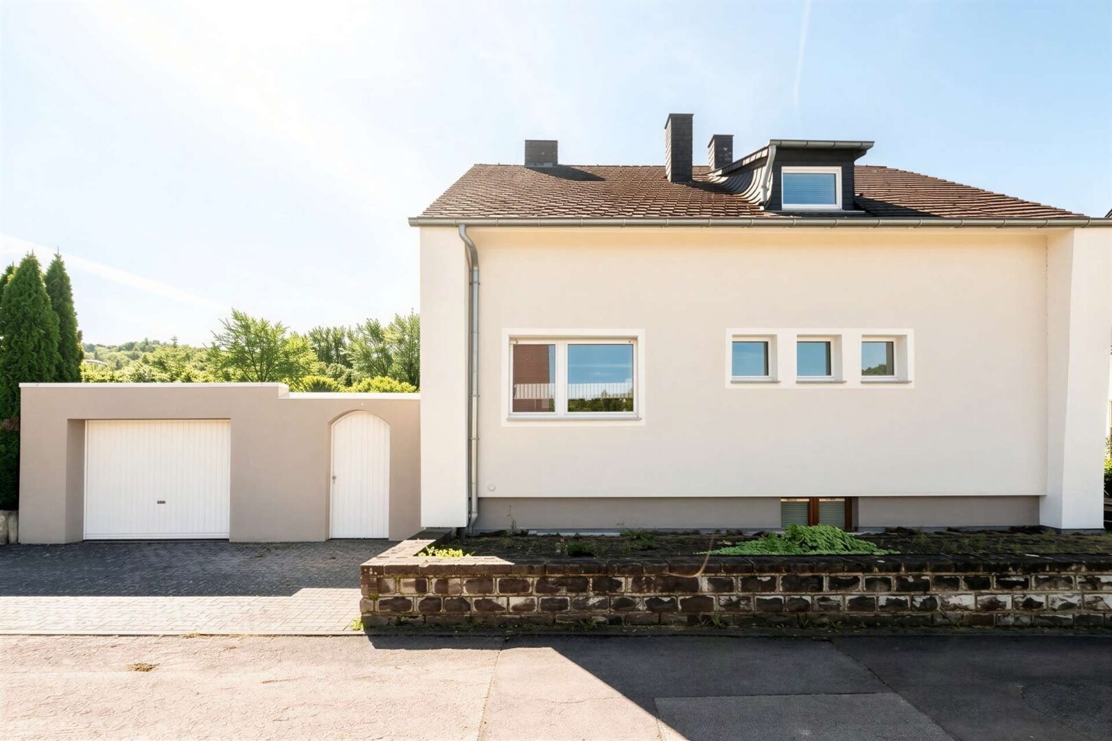Vorderseite Gebäude