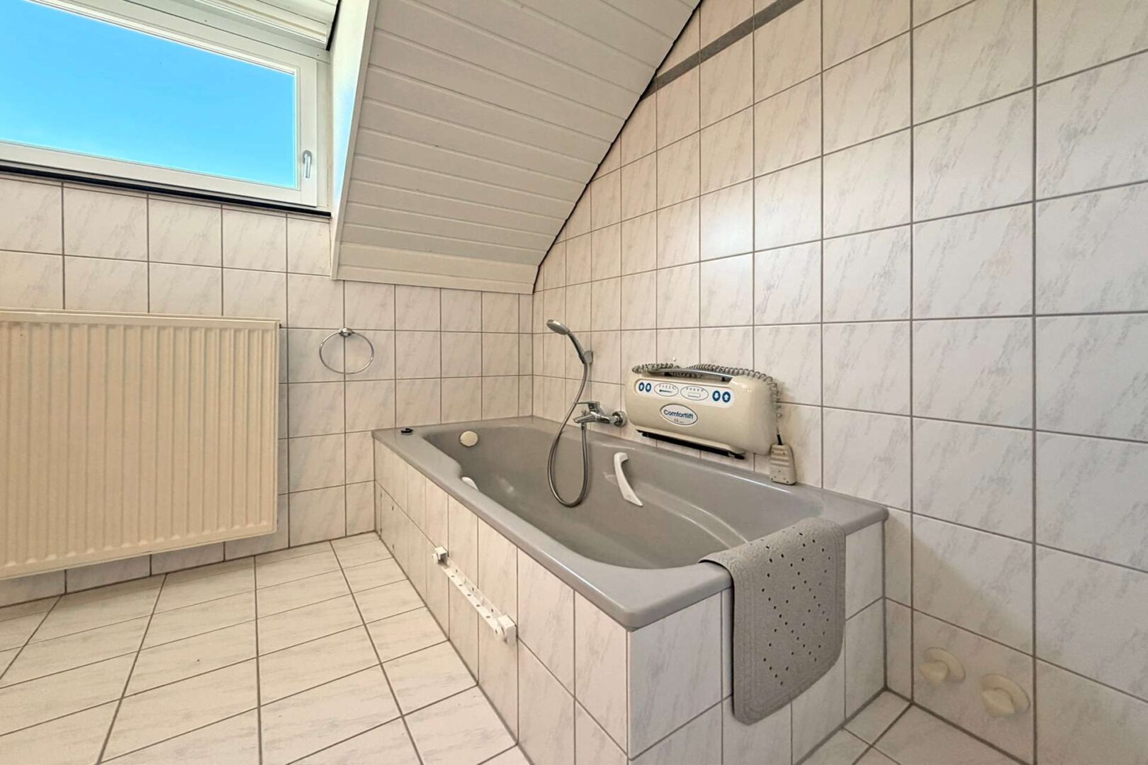 Badewanne im DG Bad