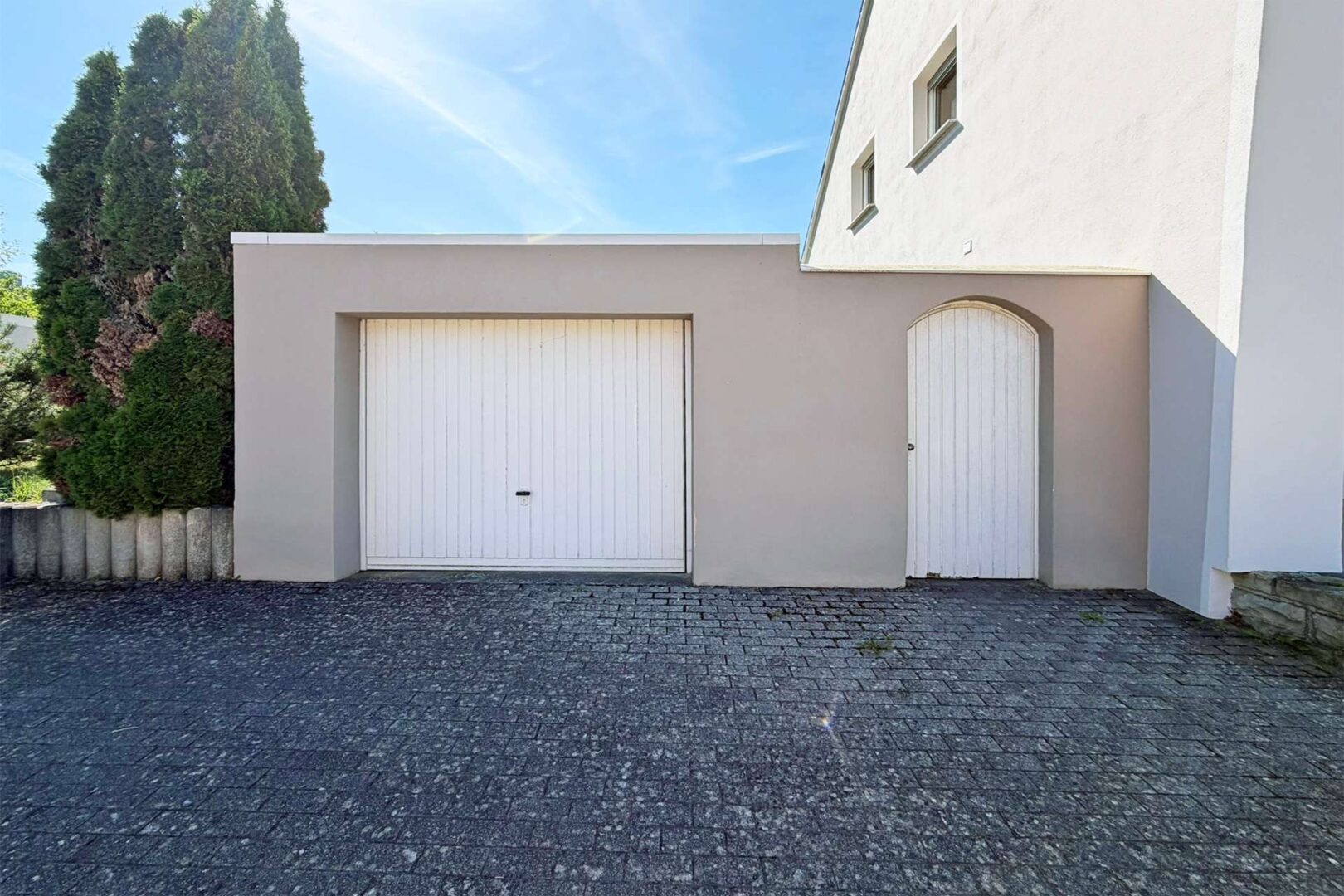 Garage am Haus