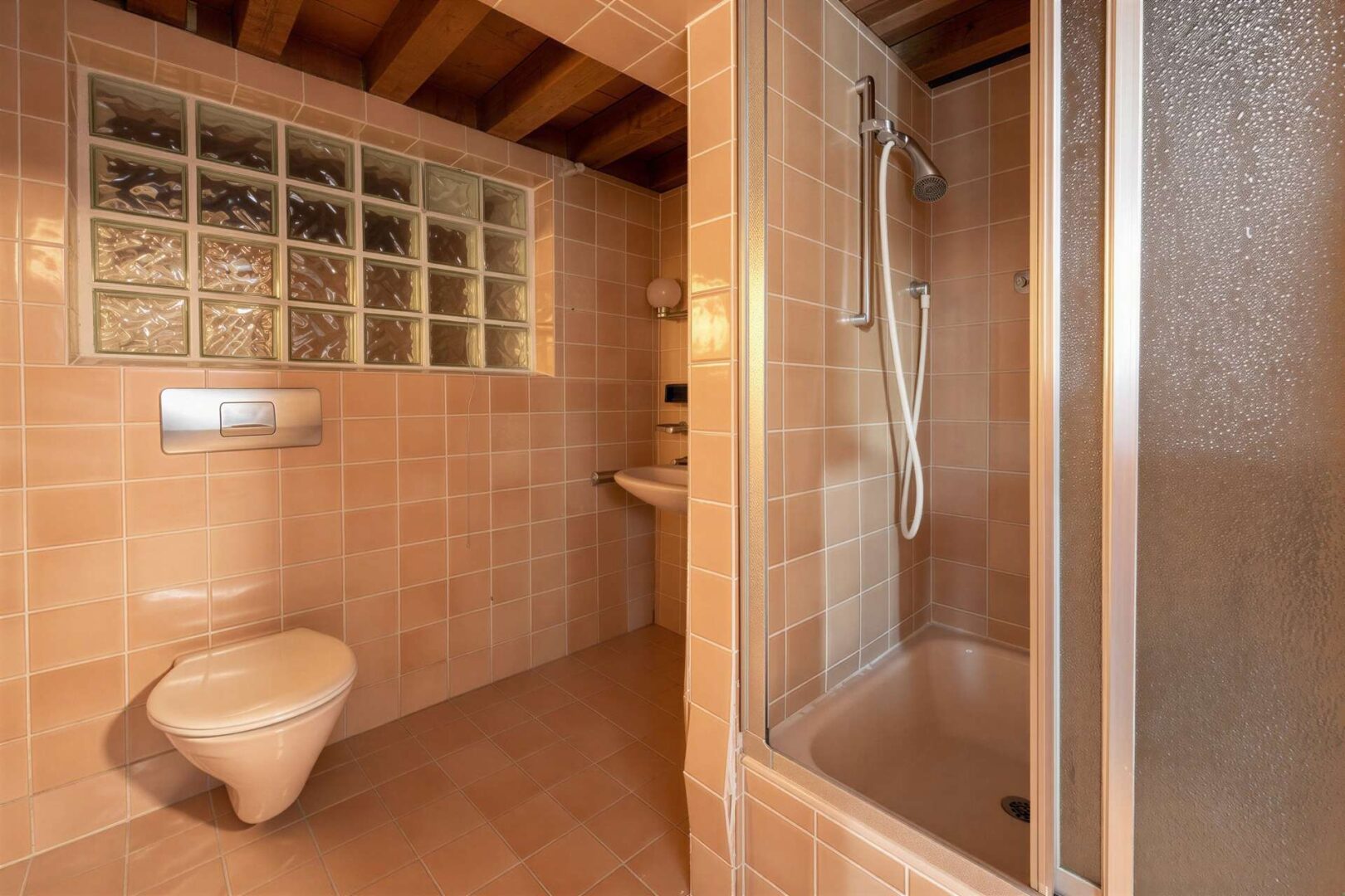 Badezimmer im Kellergeschoss