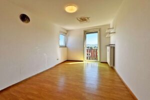 Zimmer mit Balkon