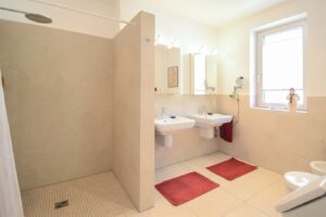 Badezimmer EG