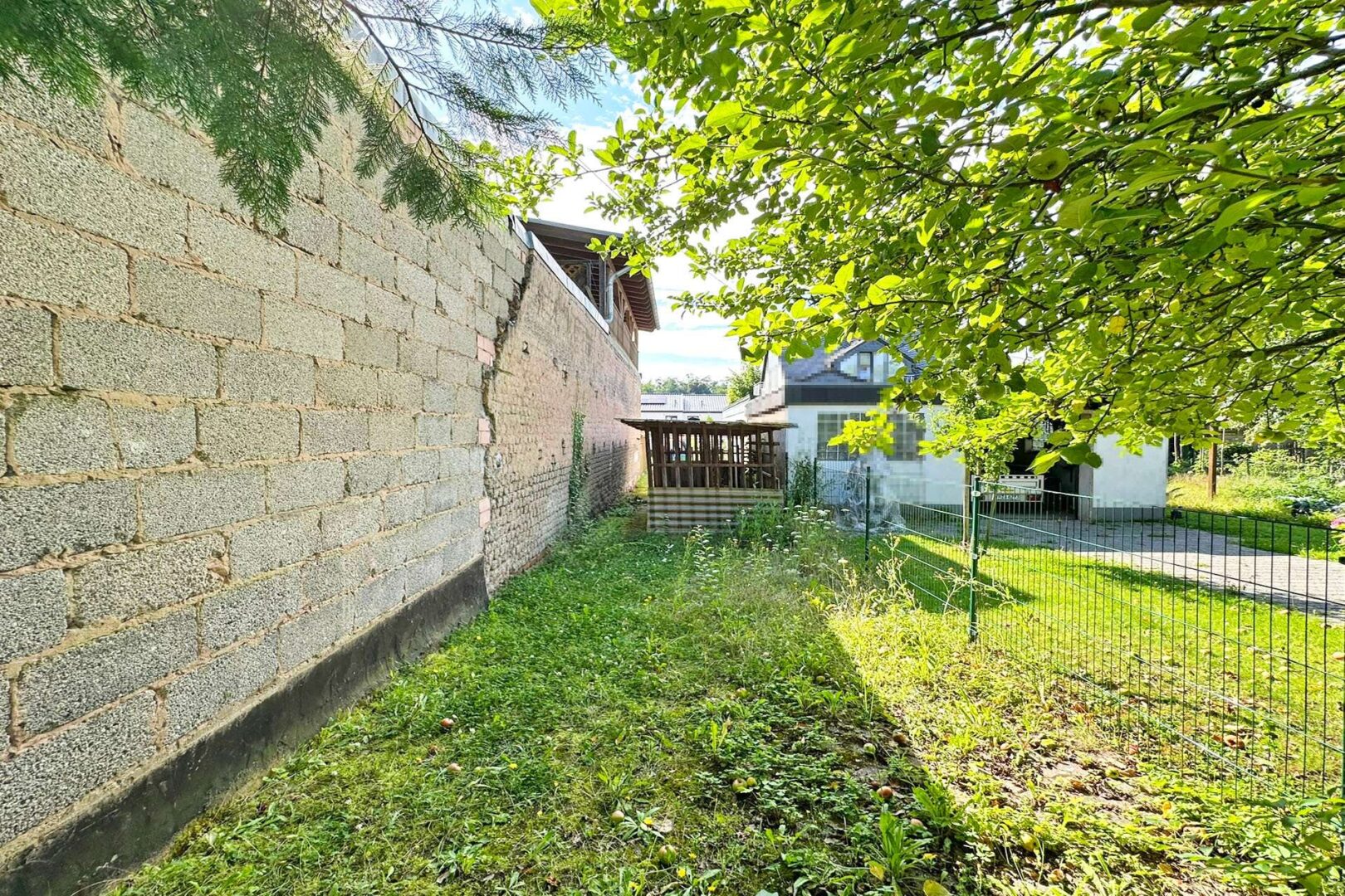 zweite Zufahrt zum Grundstück