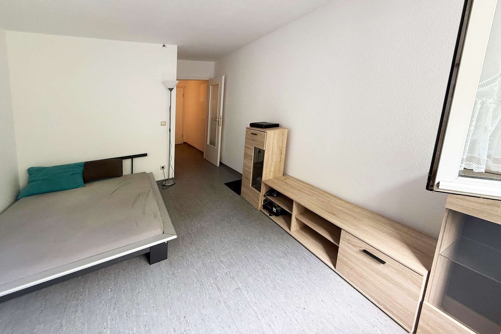 Wohn- und Schlafzimmer