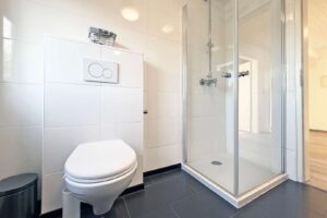 Tageslichtbad mit Dusche
