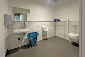 Behindertengerechte Toilettenanlage
