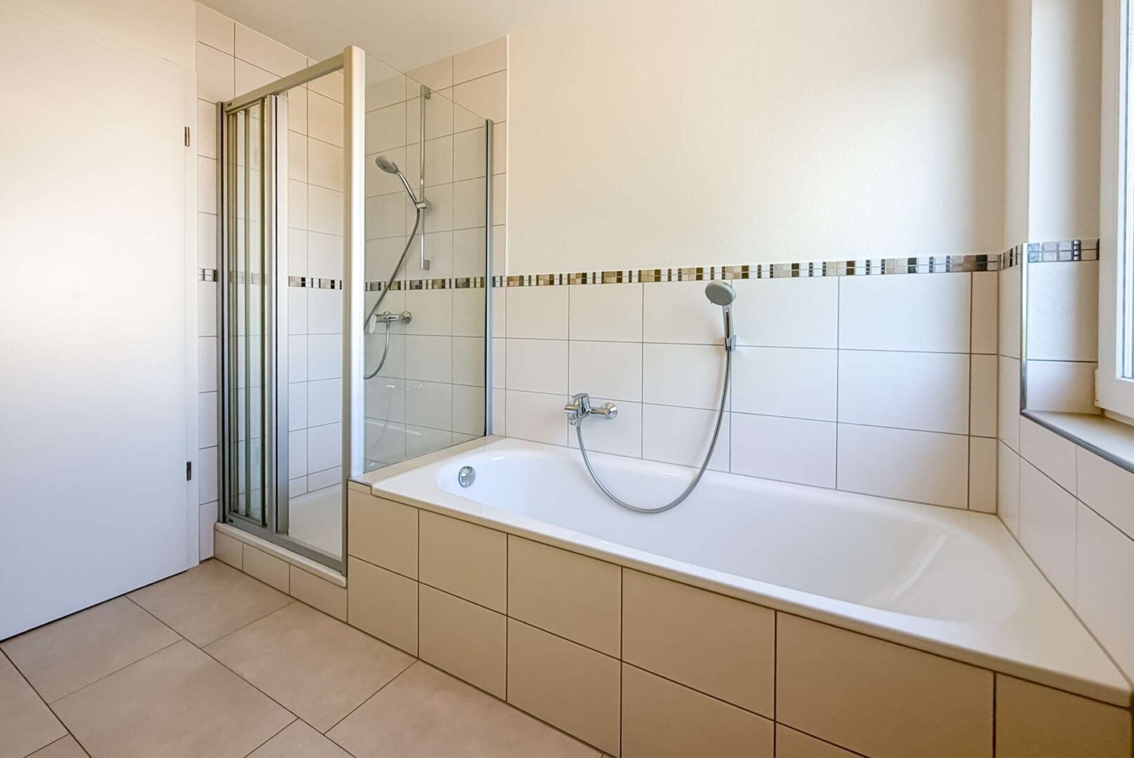 Dusche & Badewanne